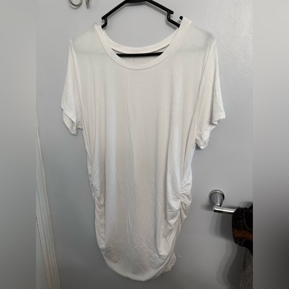 Maternity White tee - Torrid 2x